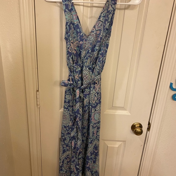 These maternity dresses are beautiful and comfortable. - Picture 5 of 6